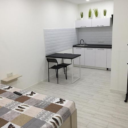 Small Underground Apartment At The Center Kherson Eksteriør bilde