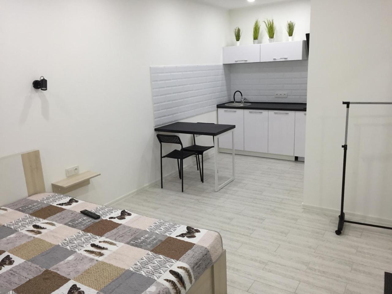 Small Underground Apartment At The Center Kherson Eksteriør bilde